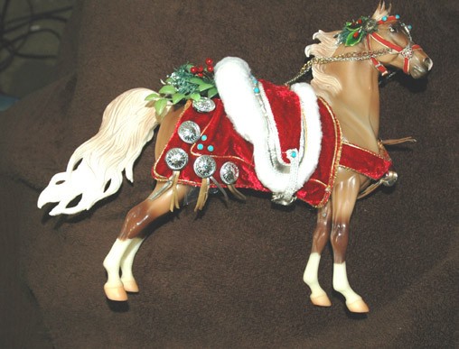 Breyer Christmas Horse #700116 Holiday on Parade American Saddlebred 2013 Breyer Christmas Horse #700116 Holiday on Parade American Saddlebred 2013