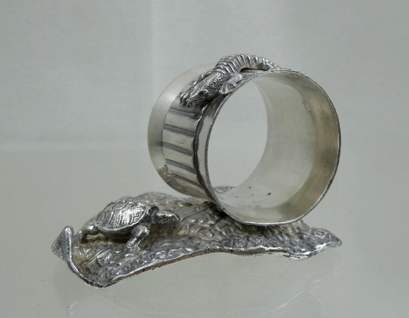SUPER RARE ANTIQUE FIGURAL NAPKIN RING TURTLE LIZARD AMERICAN VICTORIAN