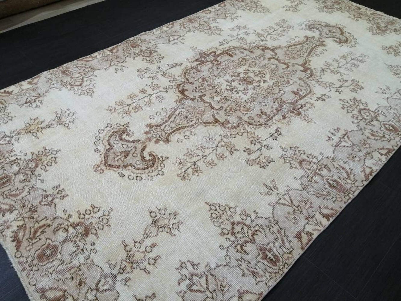 Neutral Vintage Turkish Rug 5.3 x 8.9 Neutral Vintage Persian Rug Muted Vintage