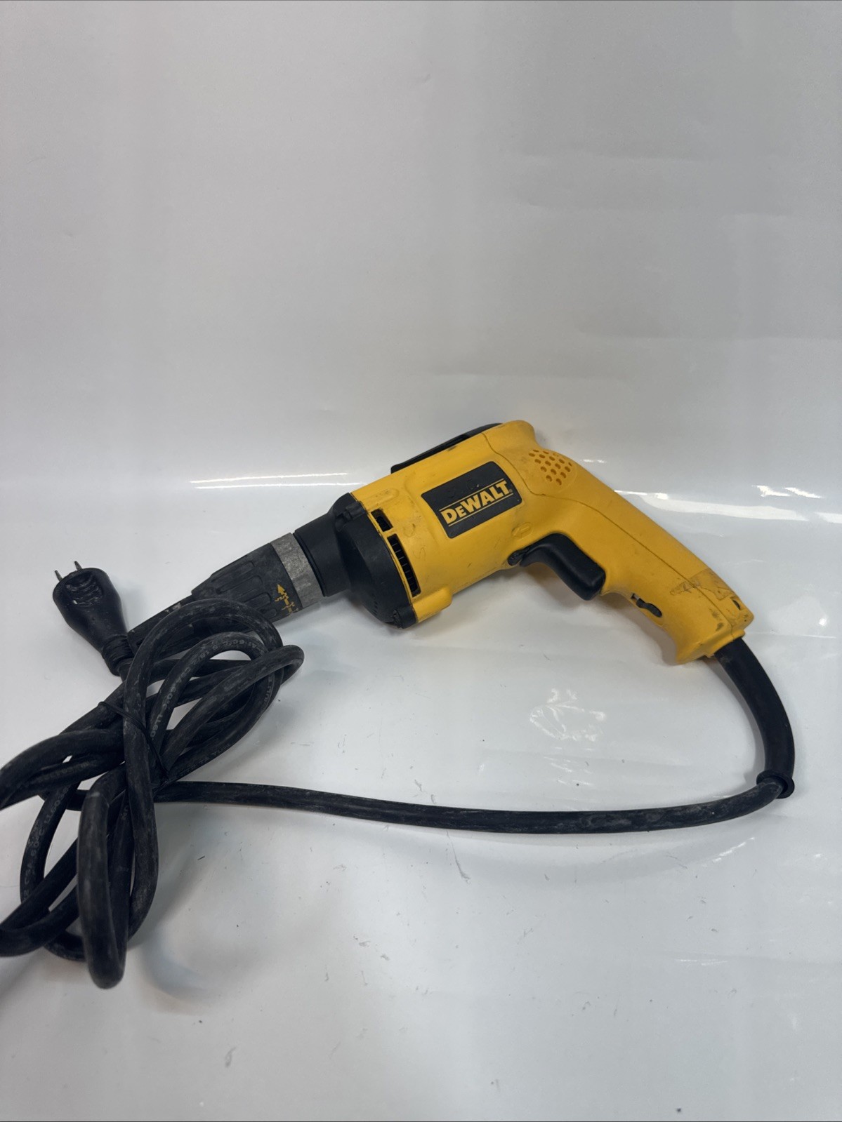 DEWALT DW272 4000RPM VSR Drywall Screwdriver - Yellow E44
