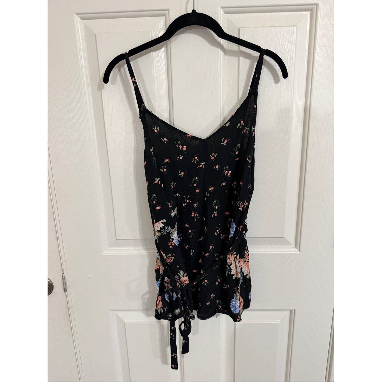 Torrid 0 L Black Floral Babydoll Cami Top Smocked Tie Waist Boho V-Neck Viscose