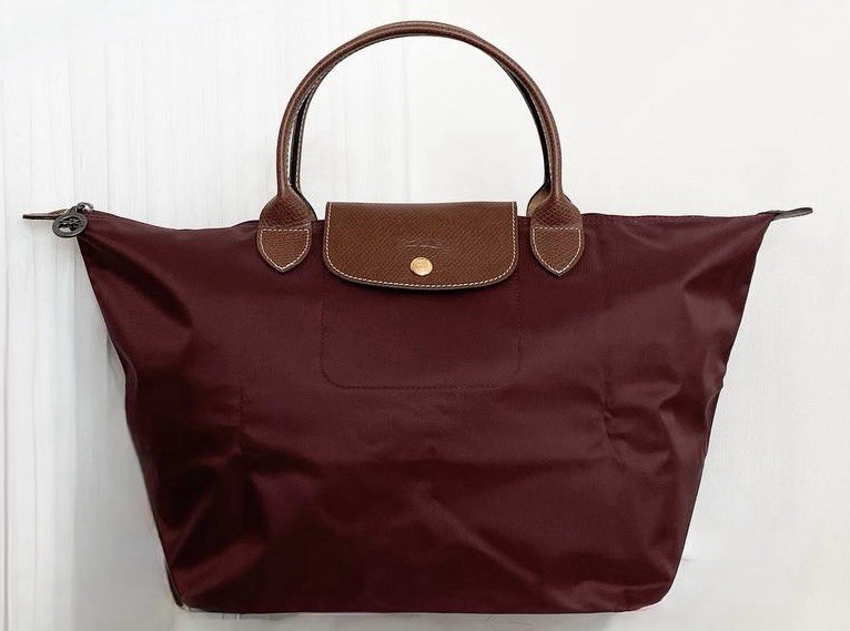Longchamp Le Pliage Medium Top Handle Tote/Satchel in Burgundy - EUC Longchamp Le Pliage Medium Top Handle Tote/Satchel in Burgundy - EUC