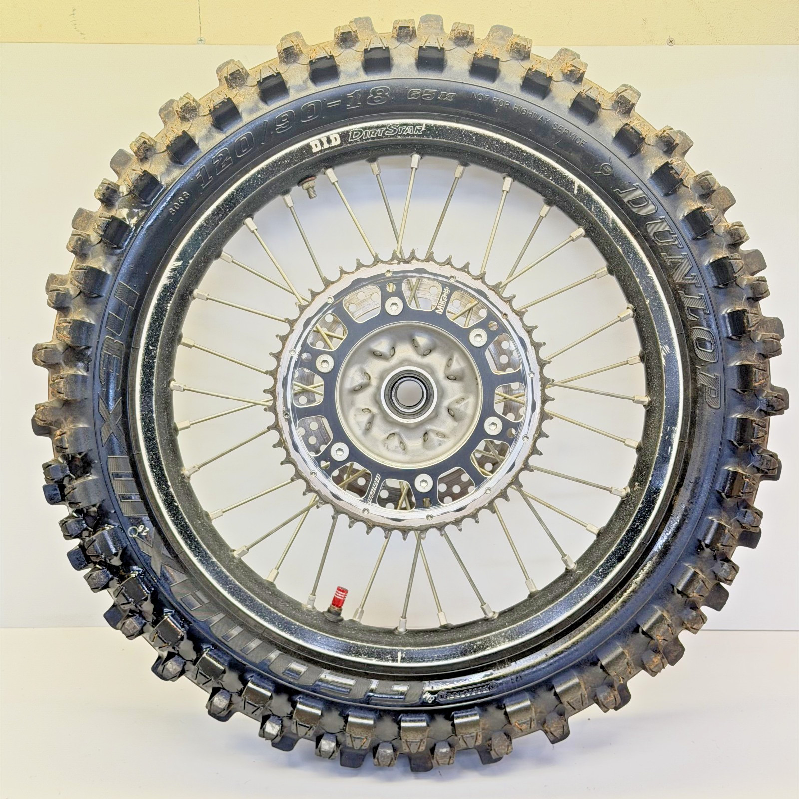 18-21 Honda CRF250r OEM REAR WHEEL DID DIRT STAR 18 INCH (SMALL BEND SEE PHOTOS)