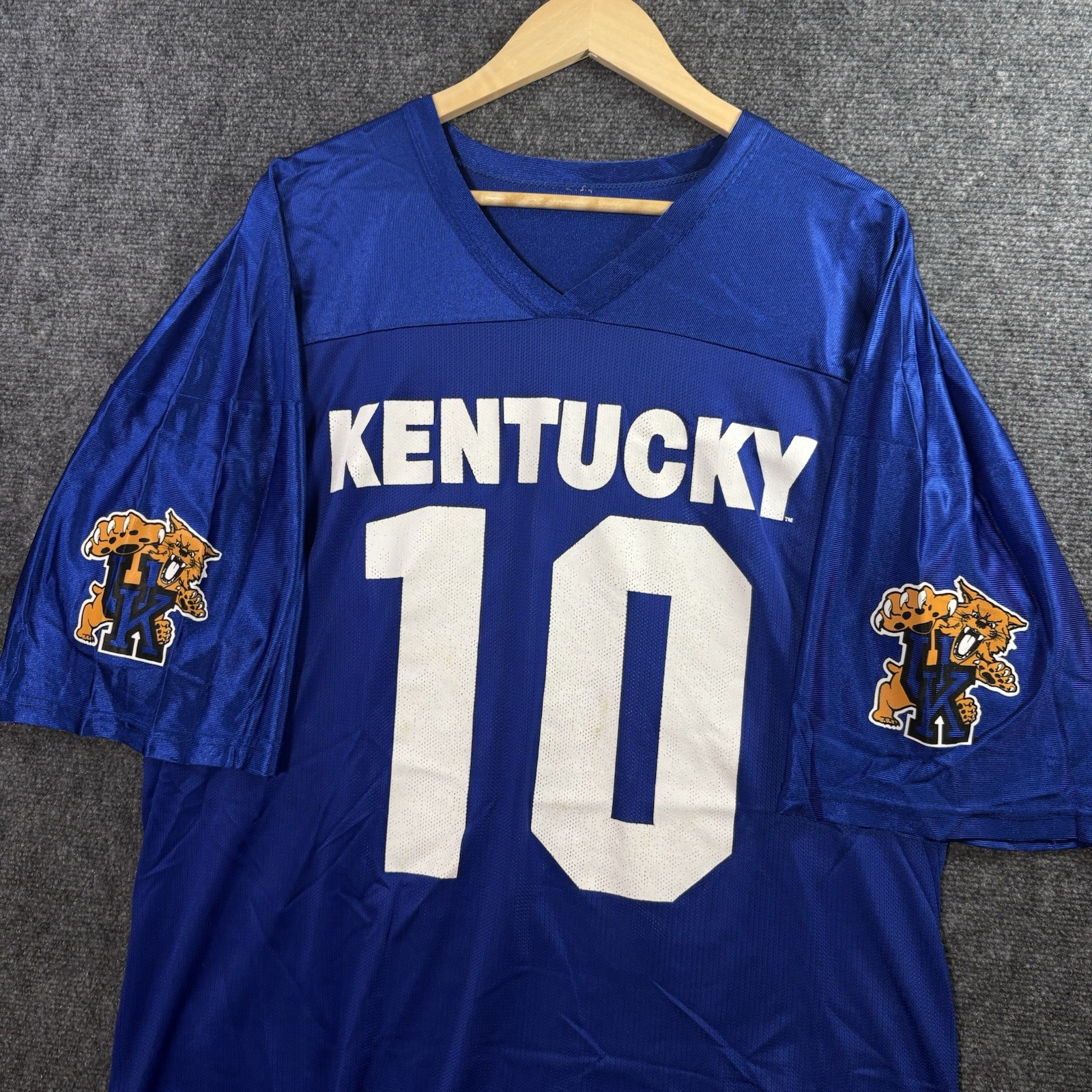 VTG Kentucky Wildcats Football Jersey Men’s M Blue Dazzle UK Cats NCAA SEC #10