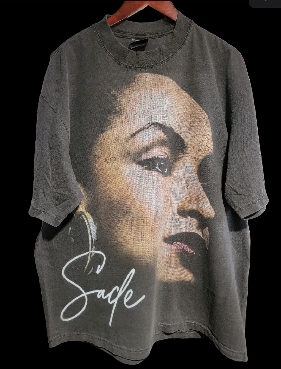 SADE  ON A SHAKA HEAVYWEIGHT GARMET SHIRT \