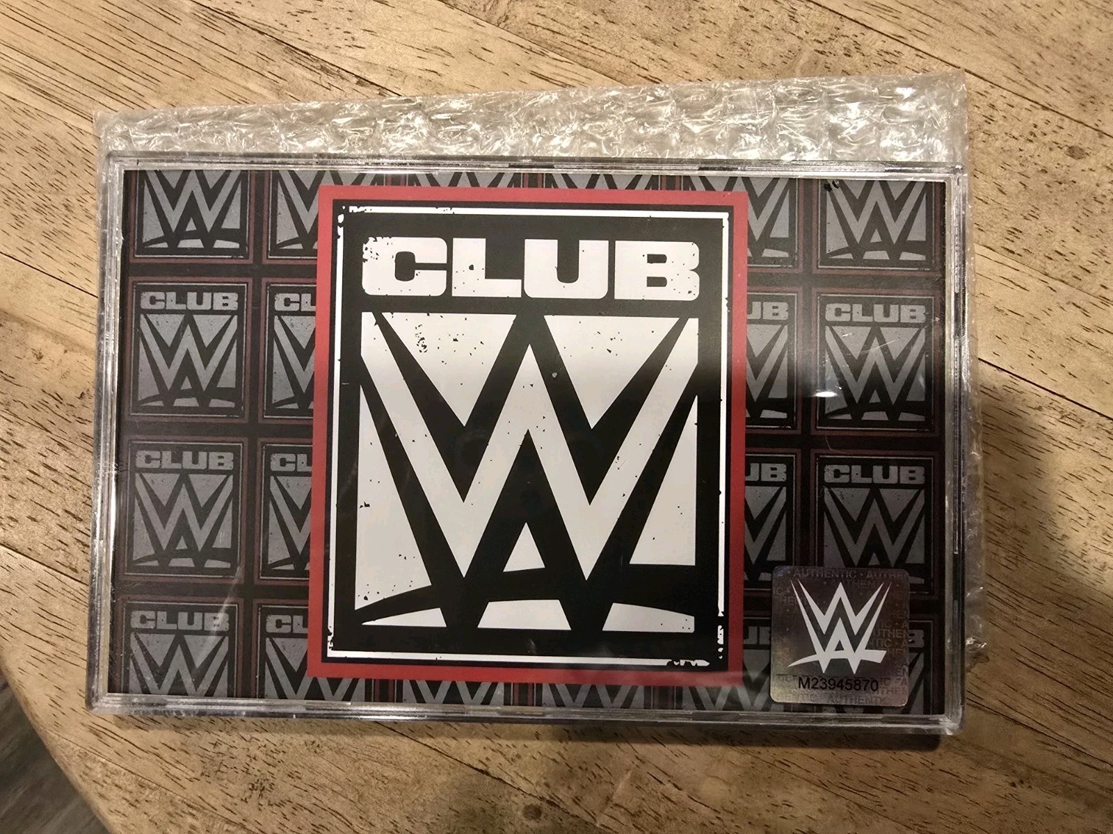 EXCLUSIVE OFFICIAL CLUB WWE FOUNDER ACRYLIC CASE MATCH USED CANVAS WELCOME KIT