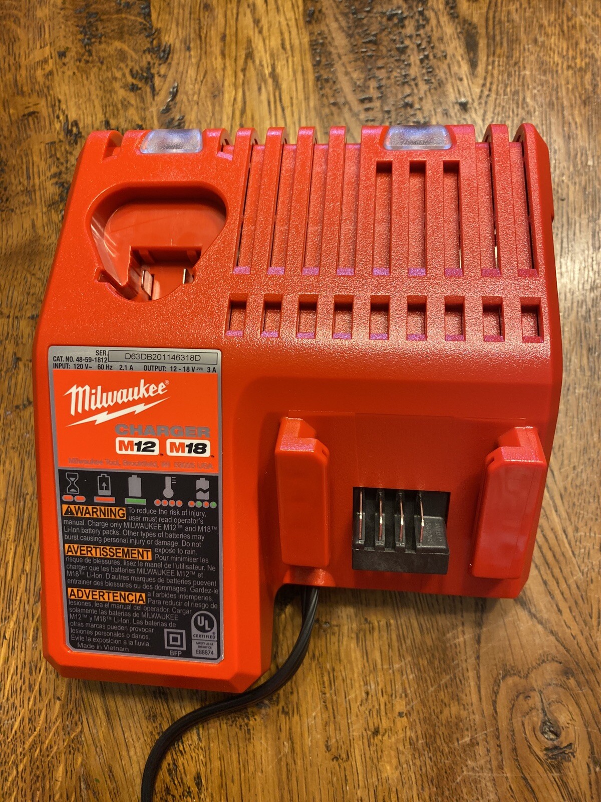 Genuine MILWAUKEE 48-59-1812 18V M12 / M18 LITHIUM ION CHARGER