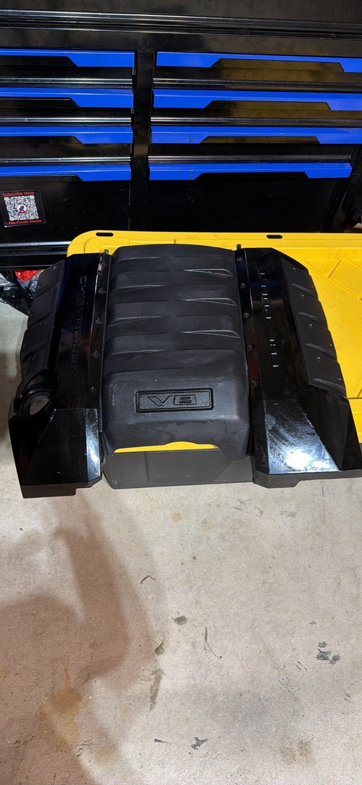 2010-2015 Chevy Camaro V8 Black Engine Cover OEM Chevrolet Part 2010-2015 Chevy Camaro V8 Black Engine Cover OEM Chevrolet Part