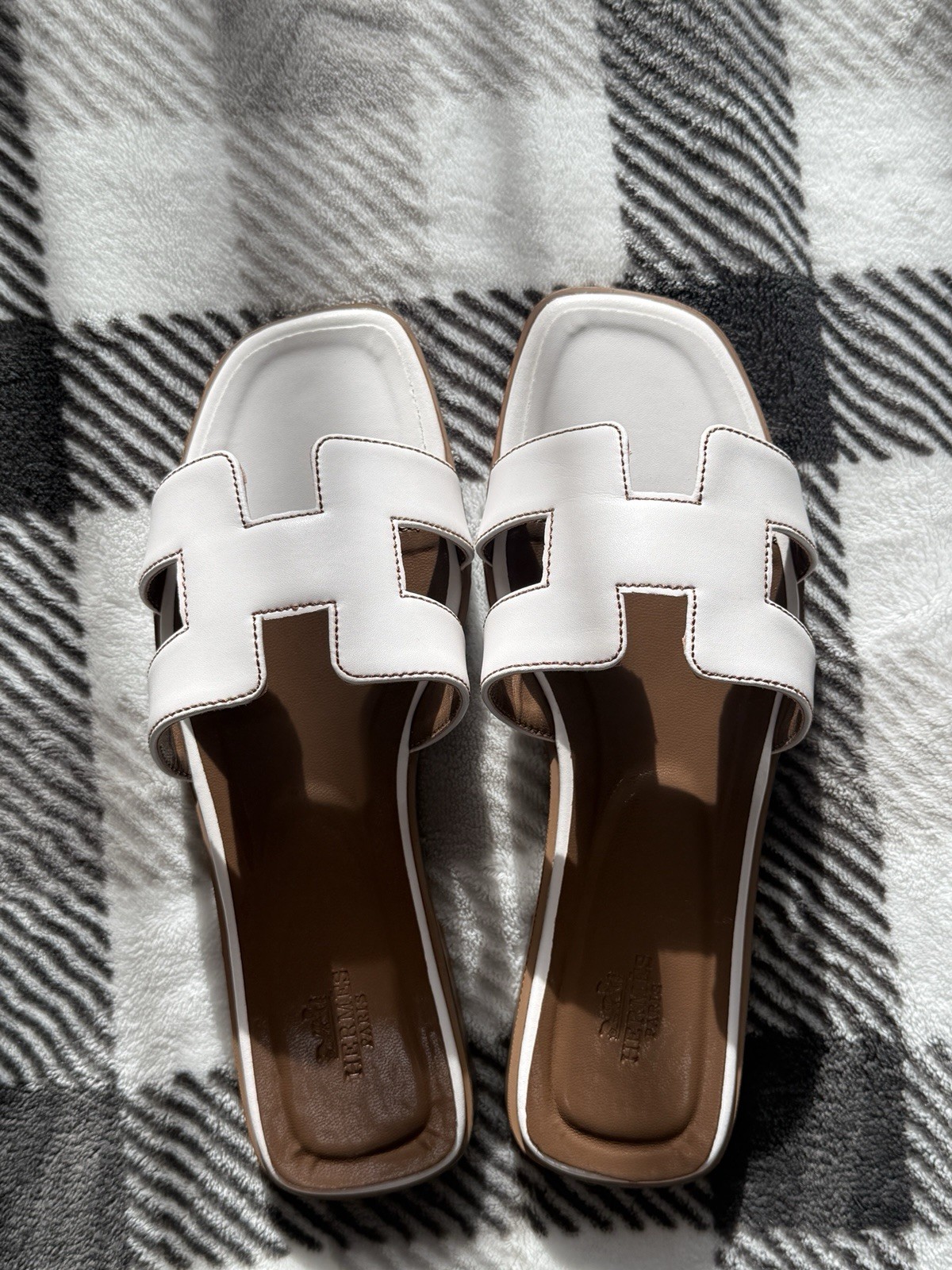 Hermès Oran Sandals Leather \'Blanc\' - Size 36 EU / 6 US Hermès Oran Sandals Leather \'Blanc\' - Size 36 EU / 6 US