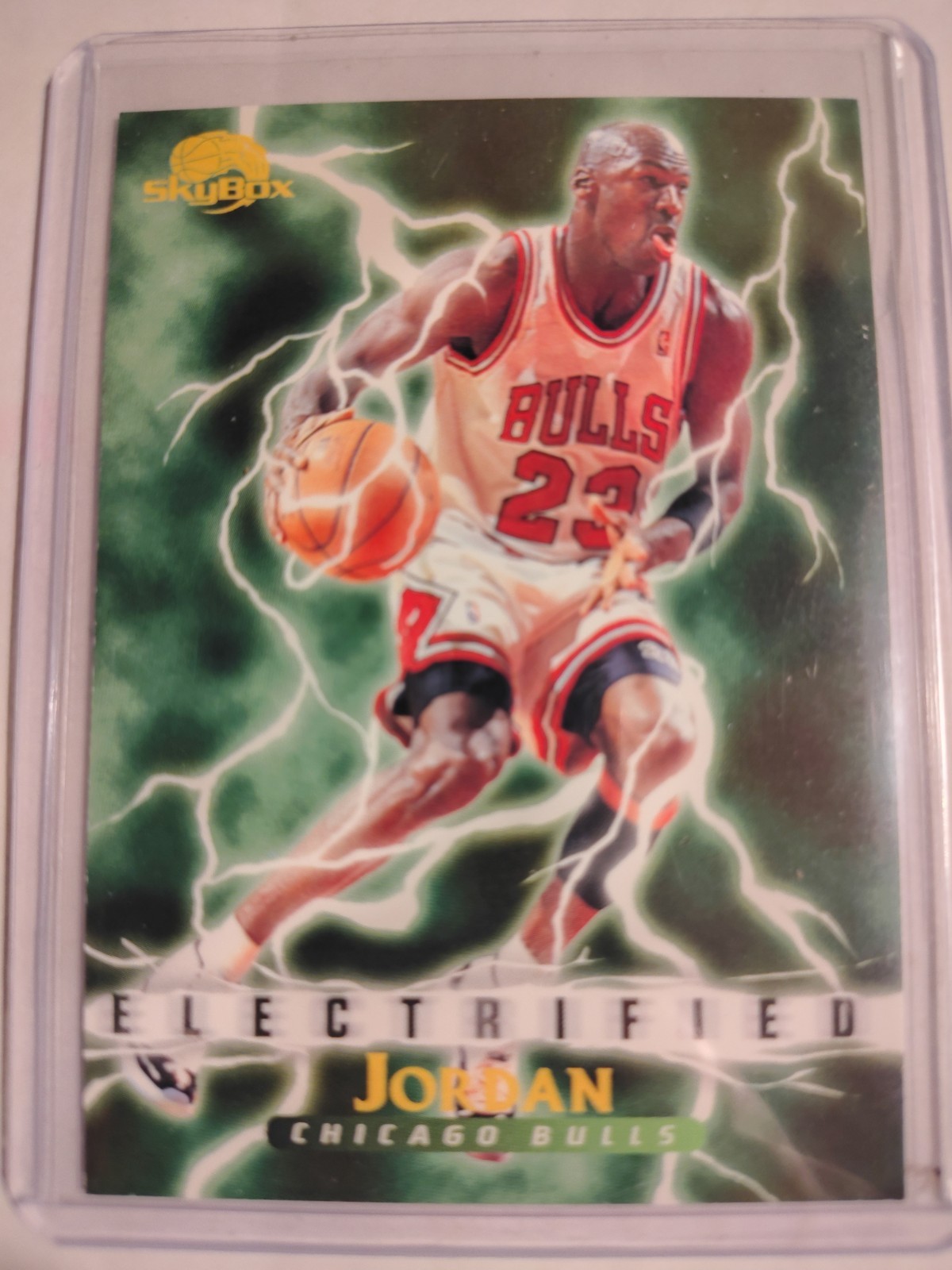 MINT 1995-96 Skybox Premium - Electrified Michael Jordan #278 