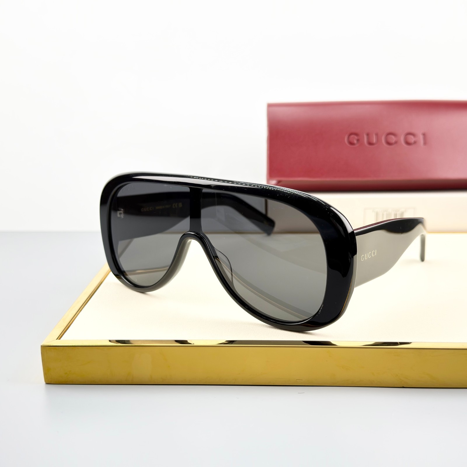 Gucci GG2164S Black Oversized Shield Gray Lens Sunglasses New w/ Case Gucci GG2164S Black Oversized Shield Gray Lens Sunglasses New w/ Case