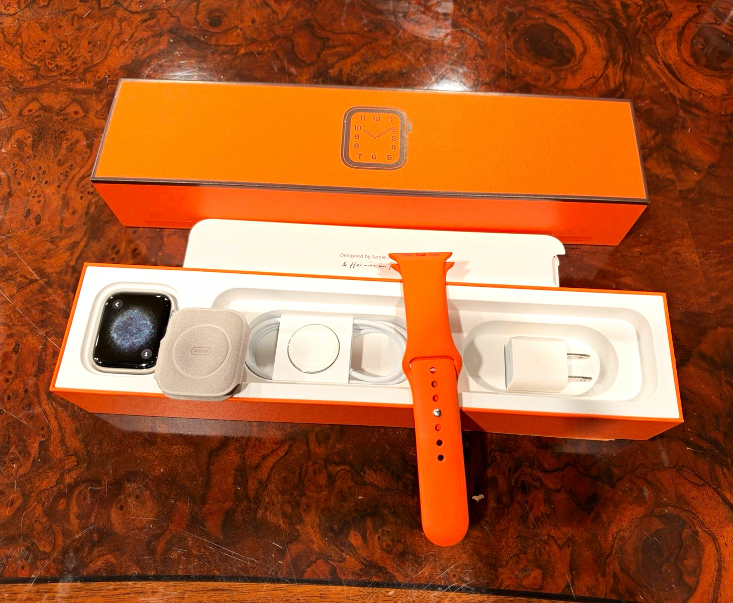 Apple Watch Hermès Series 5 – 44mm Stainless Steel – GPS + Cellular Apple Watch Hermès Series 5 – 44mm Stainless Steel – GPS + Cellular