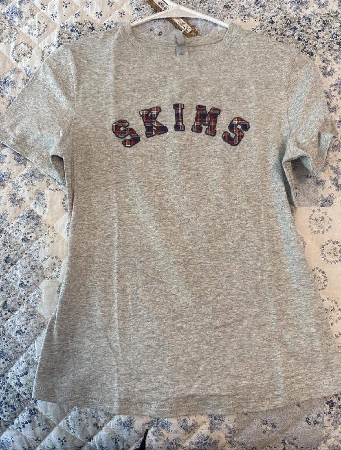 Skims Cotton Jersey T Shirt Arched Plaid Logo Medium New With Tags Gray Skims Cotton Jersey T Shirt Arched Plaid Logo Medium New With Tags Gray