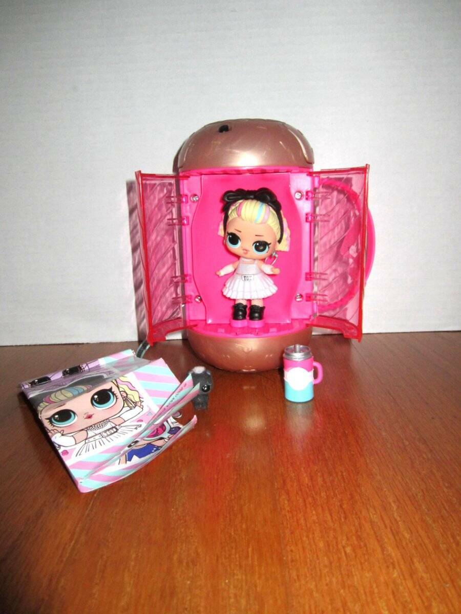 LOL Surprise Confetti Under Wraps 80s B.B. pop club doll with capsule