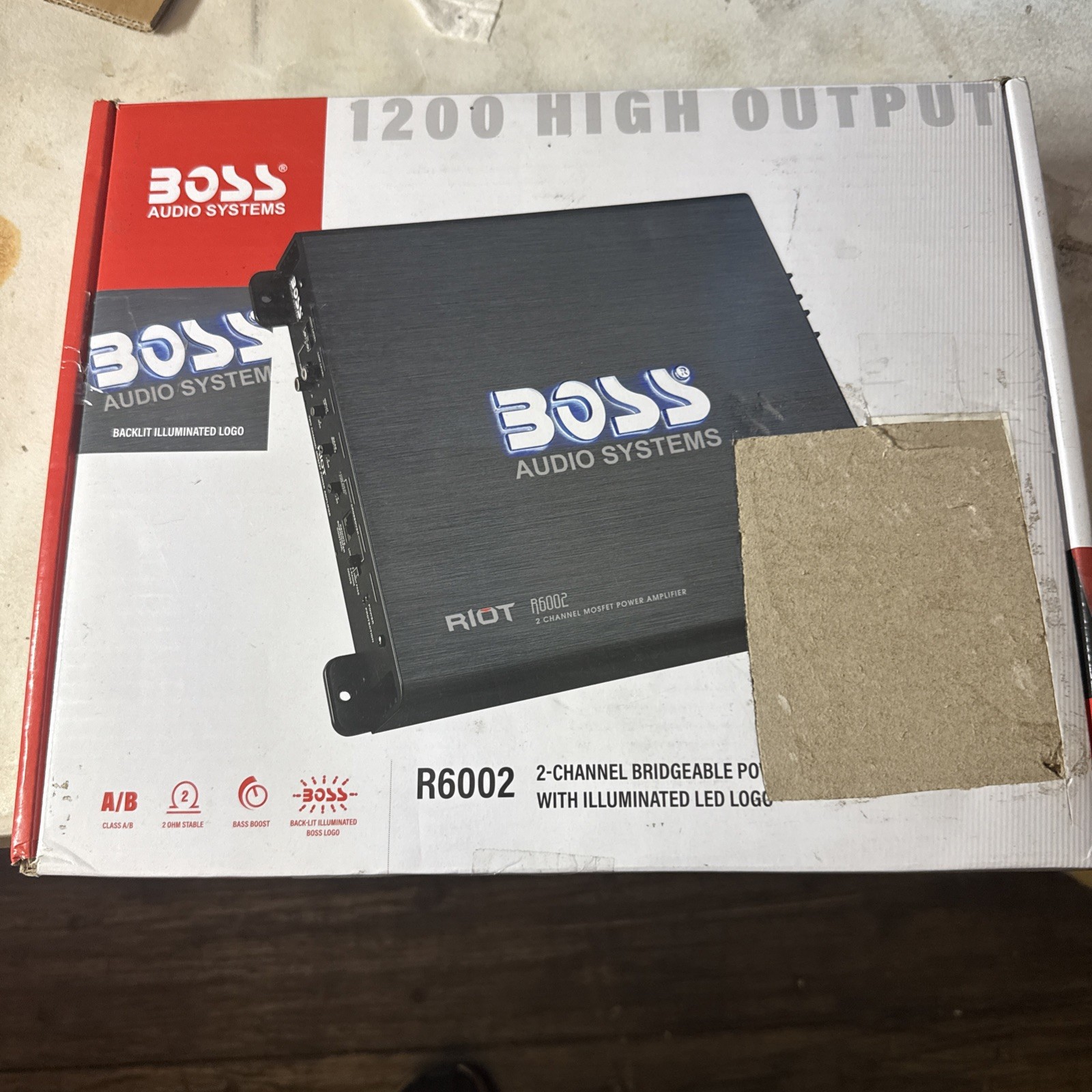 Boss Audio Systems 1200 Watt R6002 2-Channel Class A/B Bridgable Power Amplifier Boss Audio Systems 1200 Watt R6002 2-Channel Class A/B Bridgable Power Amplifier