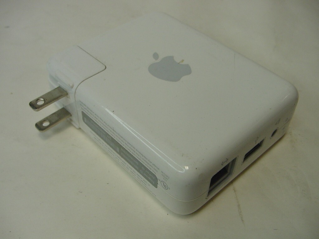 GENUINE APPLE AIRPORT EXPRESS BASE STATION A1084 GENUINE APPLE AIRPORT EXPRESS BASE STATION A1084