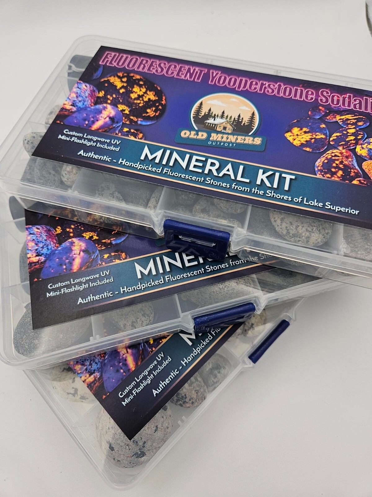 Fluorescent Yooperstone Sodalite Mineral Kit Includes a Mini-UV 365nm flashlight