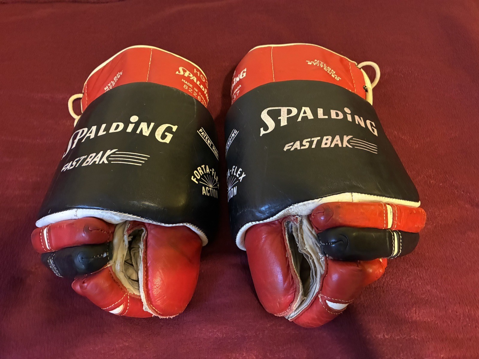 Vintage Spalding Fast Bak / HG3 - All Leather BlackHawks Hockey Gloves
