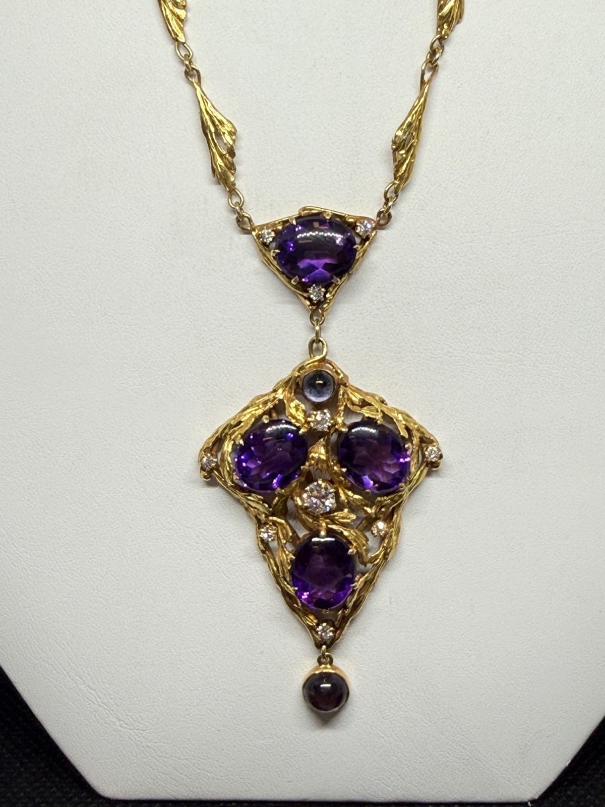 22k Gold Art Nouveau Vintage Necklace Oval Buff Top Amethyst And Diamond 22k Gold Art Nouveau Vintage Necklace Oval Buff Top Amethyst And Diamond
