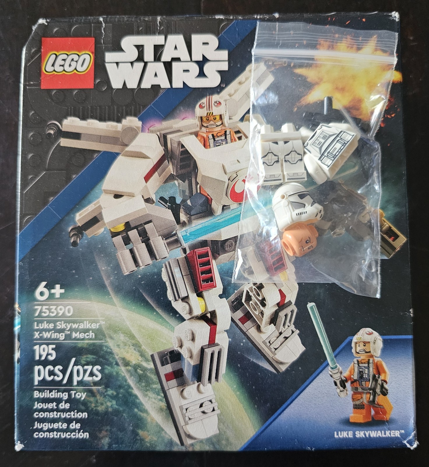 LEGO Star Wars Luke Skywalker X-Wing Mech 75390 PLUS Stormtrooper-damaged box