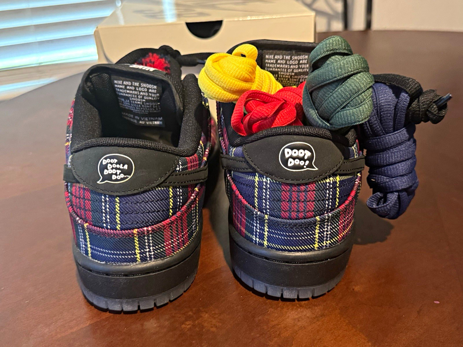 Nike SB Dunk Low Pro Nardwuar Skate Shoes 9.5 w/ Box Laces