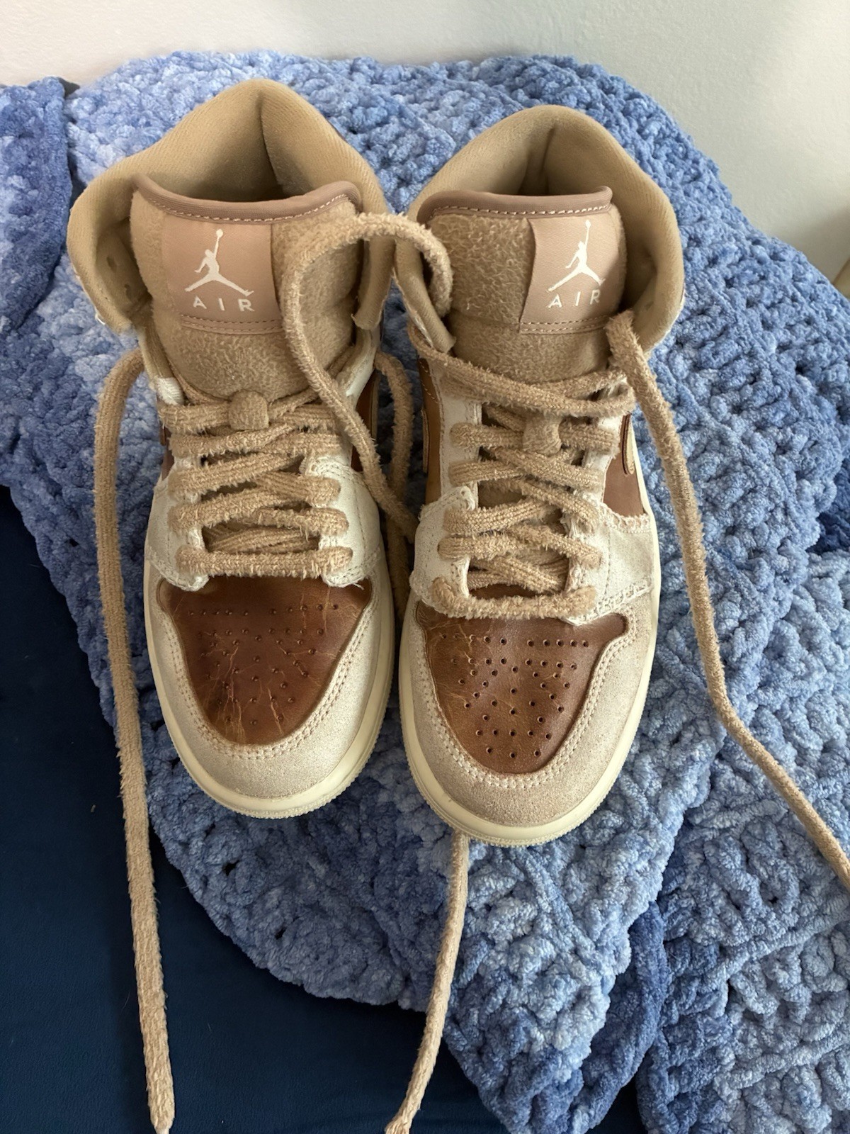HV4269-200 Nike Air Jordan 1 Mid Hemp ( Women\'s ) size 7 HV4269-200 Nike Air Jordan 1 Mid Hemp ( Women\'s ) size 7