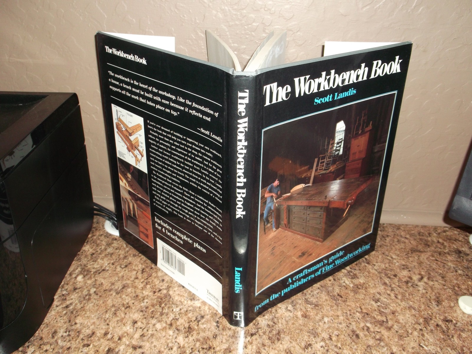 The Workbench Book: A Craftsman\'s Guide from the Publishers of FWW