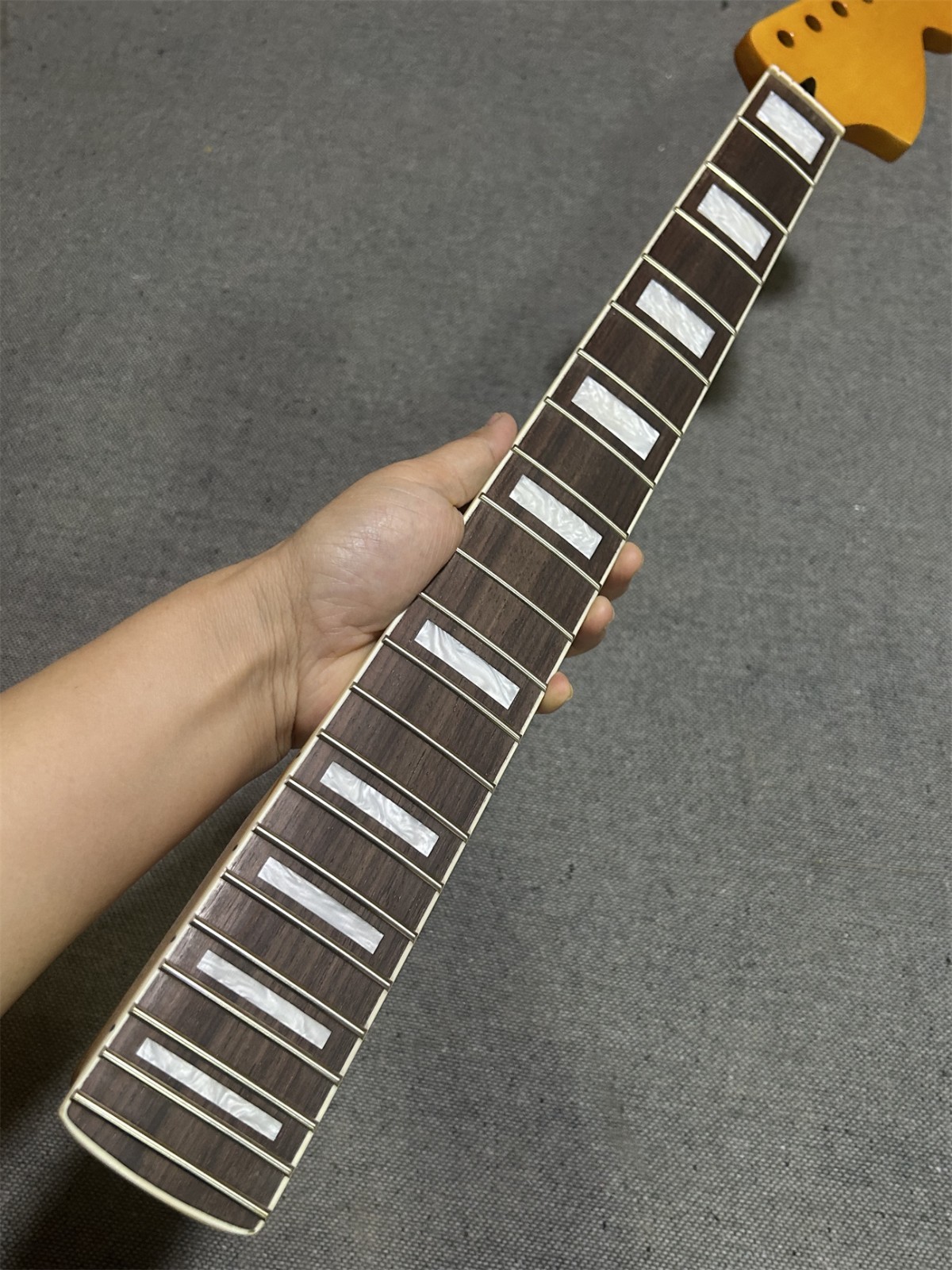 Yellow Maple 22 Fret Rosewood Block Inlay Electric guitar Neck Big head