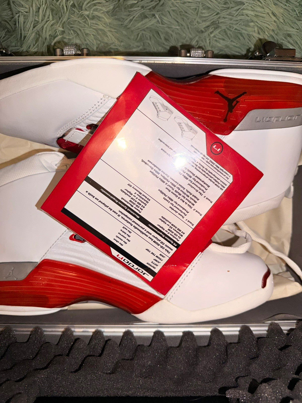 VINTAGE Air Jordan XVII 17 White/Red Mid Top 10.5 - WITH CD - Rare Collectible