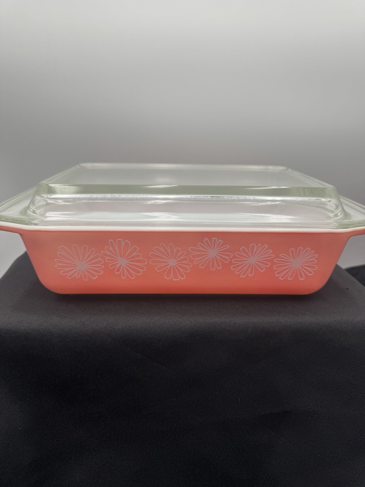 Vintage 1957 Pyrex Pink Daisy 2 Qt Space Saver Casserole 575-B W/ Glass Lid Vintage 1957 Pyrex Pink Daisy 2 Qt Space Saver Casserole 575-B W/ Glass Lid
