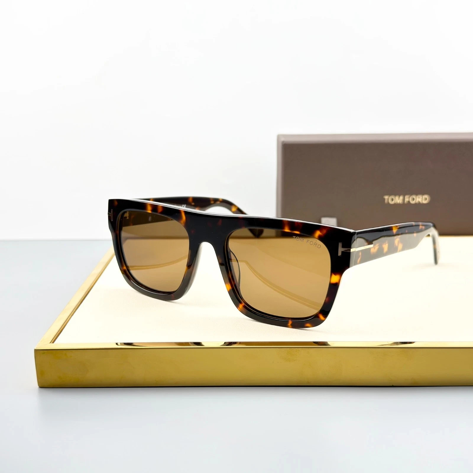 Tom Ford TF711 Havana Brown Lens Sunglasses New Authentic w/ Case