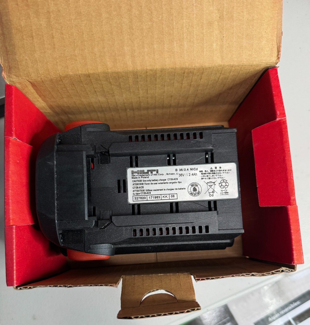 HILTI B36, 36v NiCd Battery 2.4Ah New in Box #228195 HILTI B36, 36v NiCd Battery 2.4Ah New in Box #228195