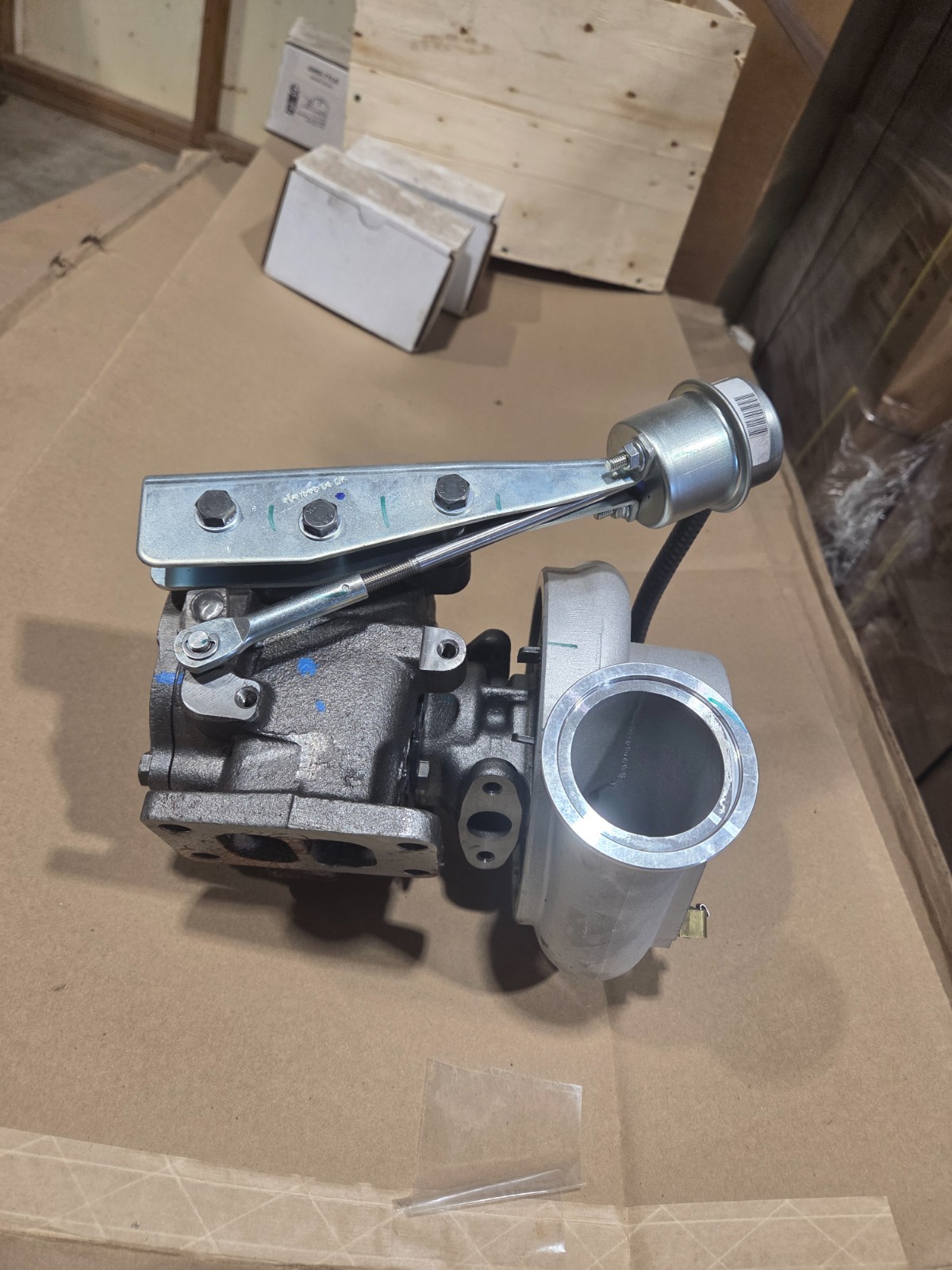 Turbo HX35W Turbocharger 4038471 for Cummins 6B 6BTAA SAA6D102E-2 5.9L Engine Turbo HX35W Turbocharger 4038471 for Cummins 6B 6BTAA SAA6D102E-2 5.9L Engine