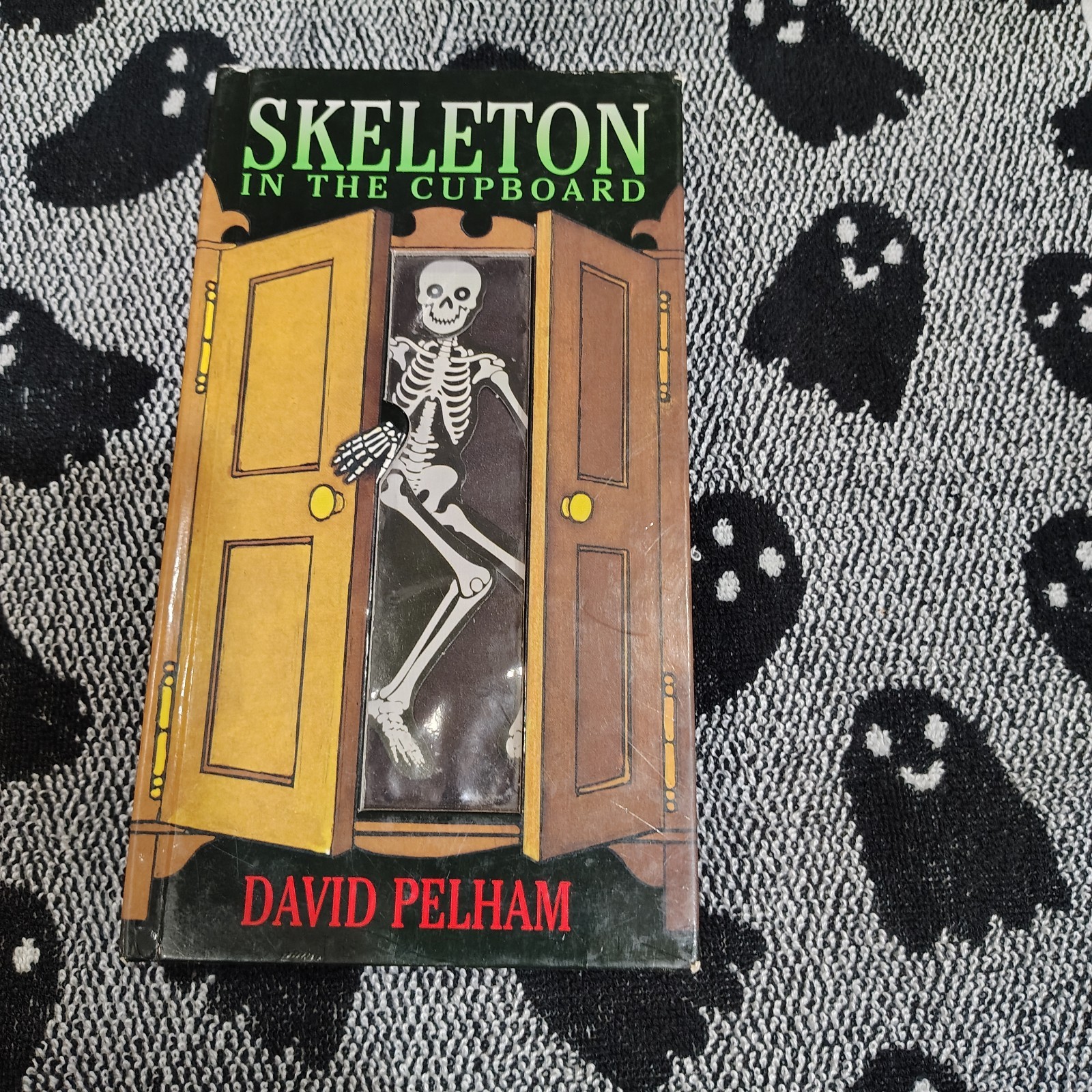 Skeleton in the Cupboard by David Pelham (1998, Hardcover) Skeleton in the Cupboard by David Pelham (1998, Hardcover)