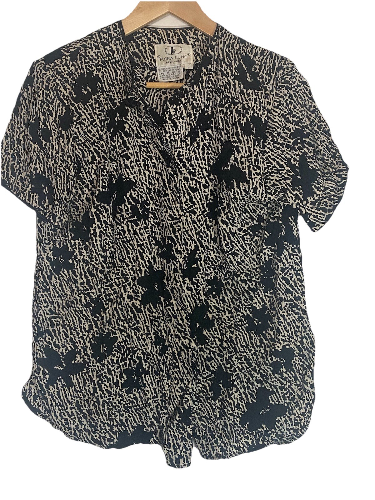 VTG, Flora Kung New York 100% Silk Blouse, Black/White Abstract Print, Sz 8. VTG, Flora Kung New York 100% Silk Blouse, Black/White Abstract Print, Sz 8.