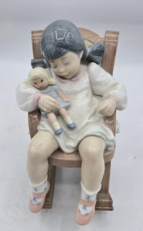 Vintage Lladro “Naptime” Porcelain Figurine #5448 - Retired -Excellent Condition