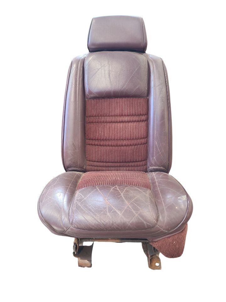 GRAND-WAG 1991 Front Seat 678970