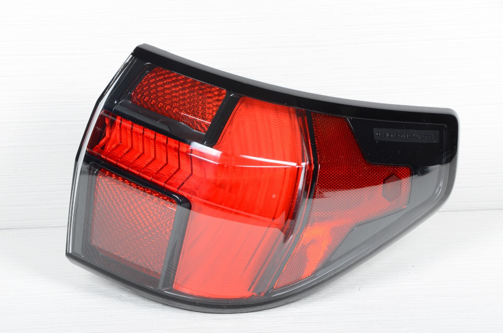 Mint 2022-2025 Hyundai Santa Cruz Halogen & LED Tail Light Right Passenger OEM Mint 2022-2025 Hyundai Santa Cruz Halogen & LED Tail Light Right Passenger OEM