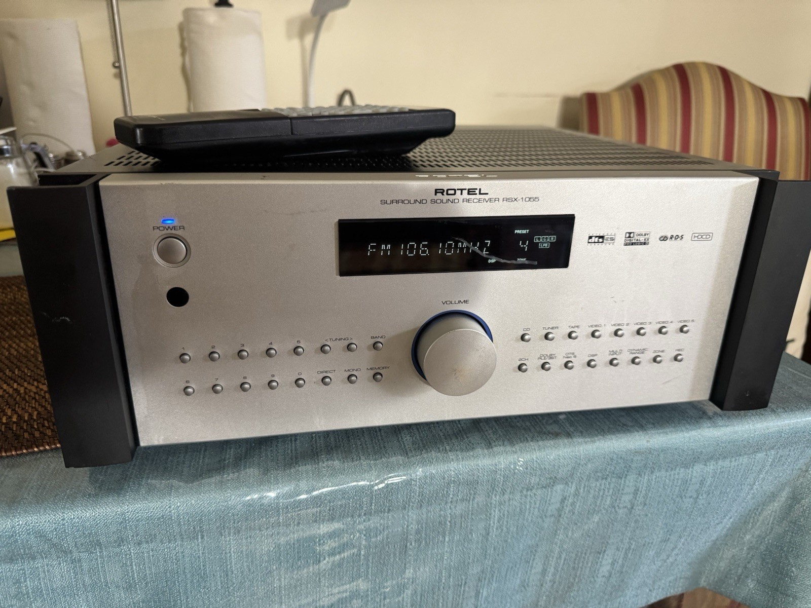 Rotel RSX-1055 Surround Sound Receiver Bundle RR-1050 Remote Powers On