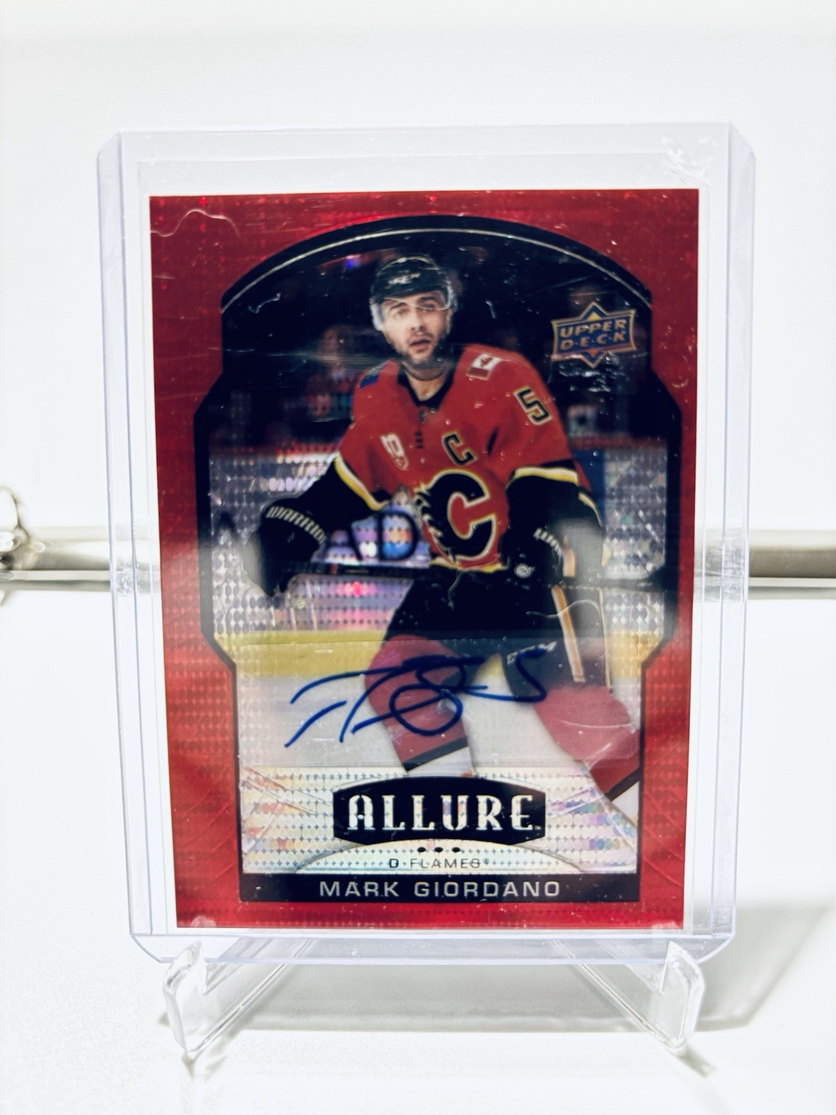 2020-21 Upper Deck Allure Mark Giordano Auto Red Rainbow Calgary Flames