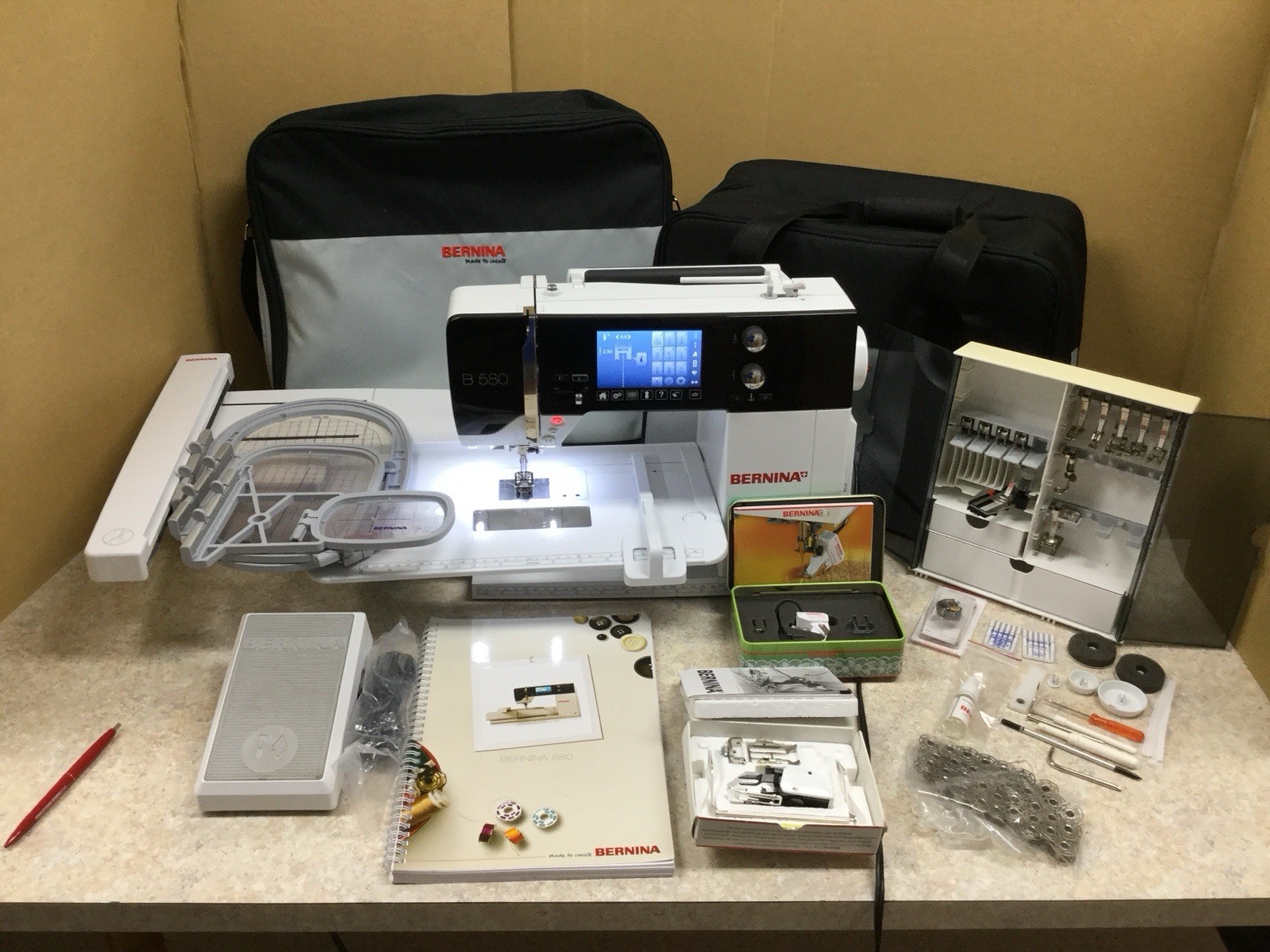 Bernina 580 Sewing, Quilting, Embroidery Machine with BSR Stitch Regulator Bernina 580 Sewing, Quilting, Embroidery Machine with BSR Stitch Regulator