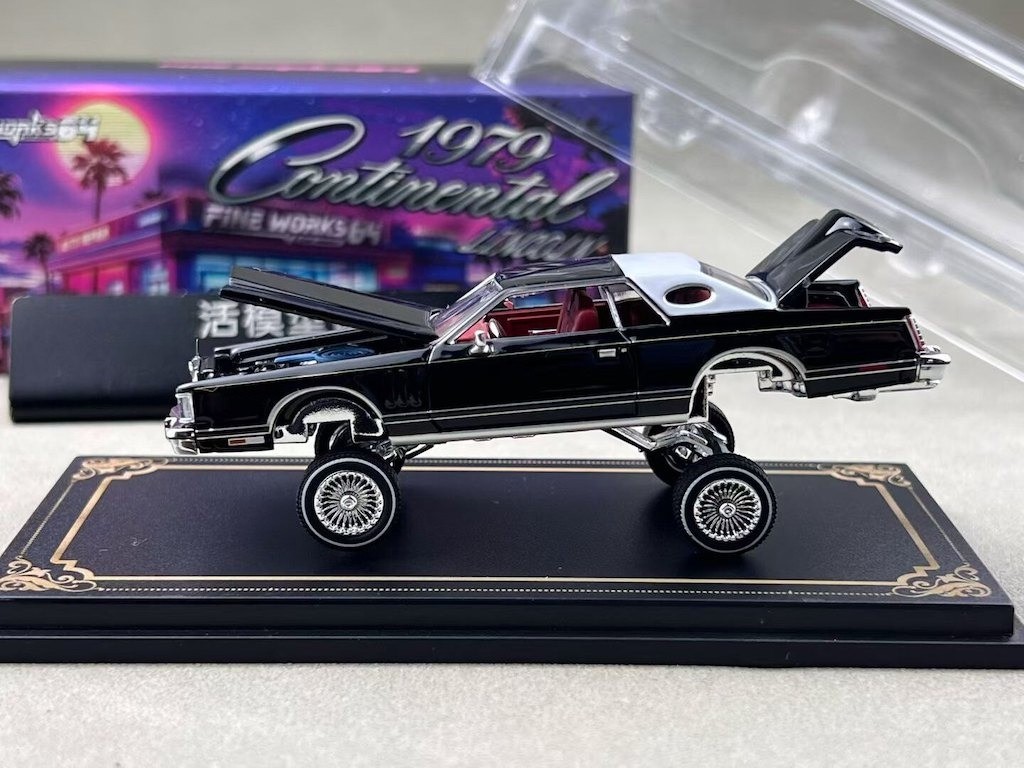 Fine Works64 1979 Lincoln Continental Lowrider Mark V 1/64 Diecast Car Model