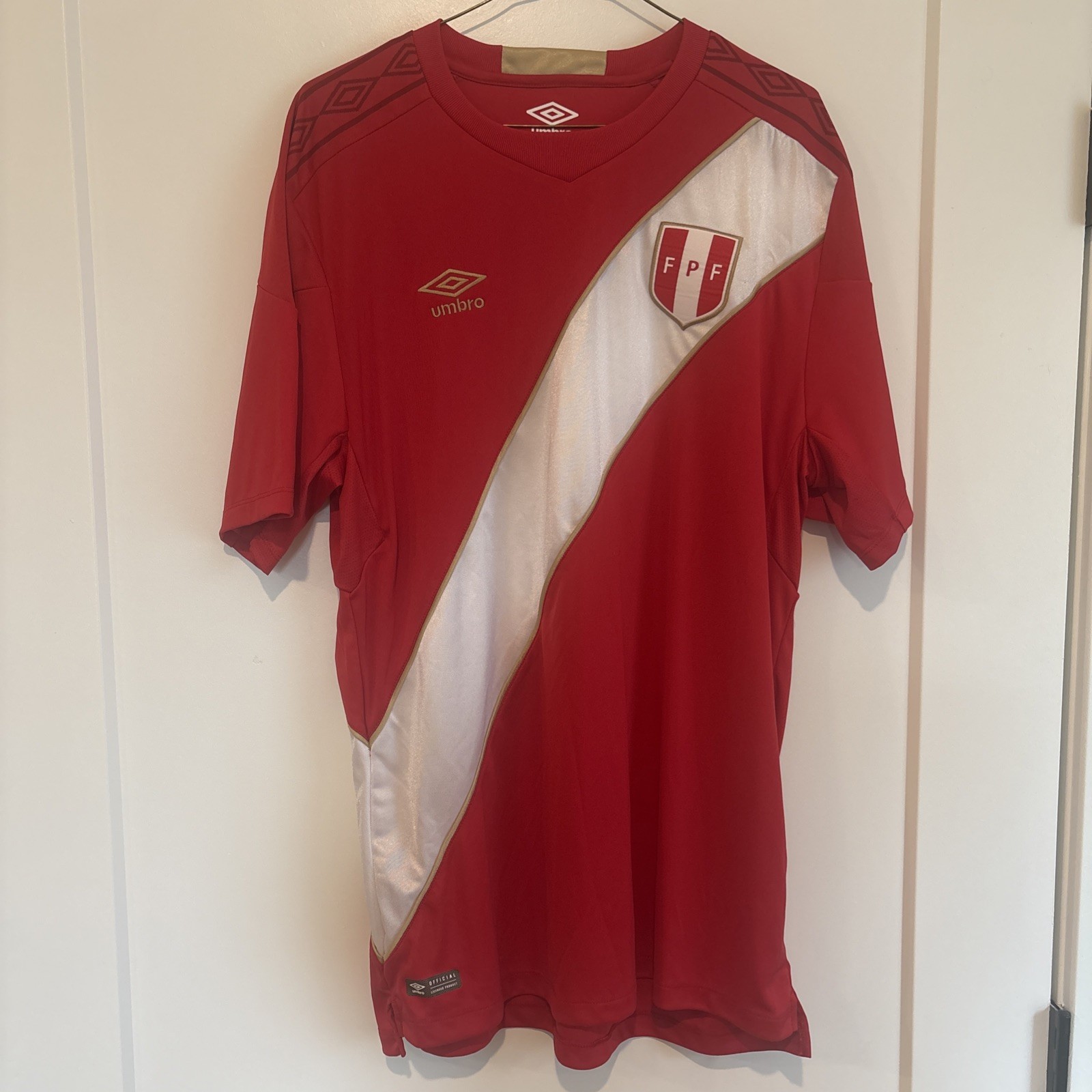 Umbro Peru Away Jersey 2018 Red Soccer Football Size XL Umbro Peru Away Jersey 2018 Red Soccer Football Size XL