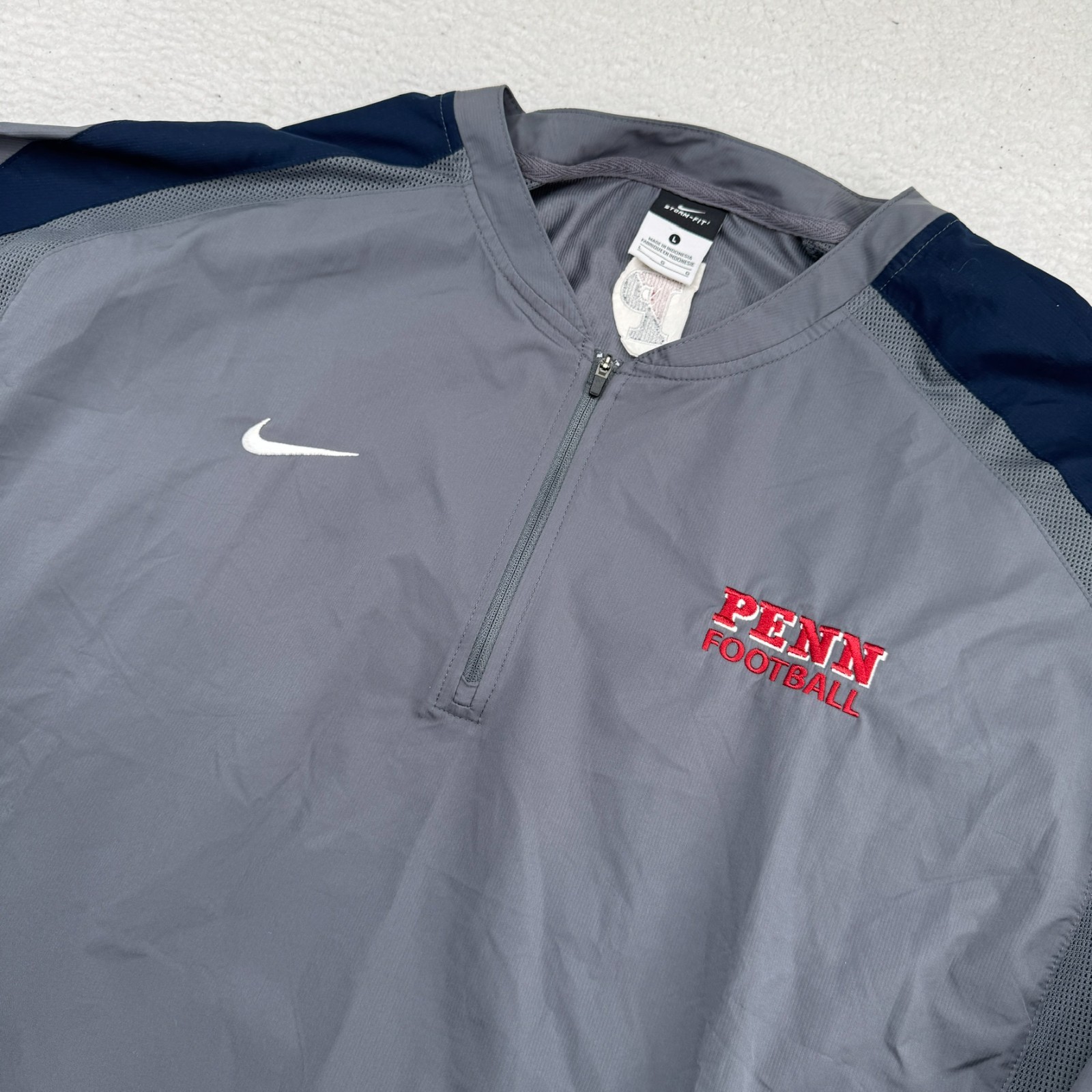 Nike Penn Quakers Football Windbreaker Mens Large Gray 1/4 Zip StormFit Pullover Nike Penn Quakers Football Windbreaker Mens Large Gray 1/4 Zip StormFit Pullover