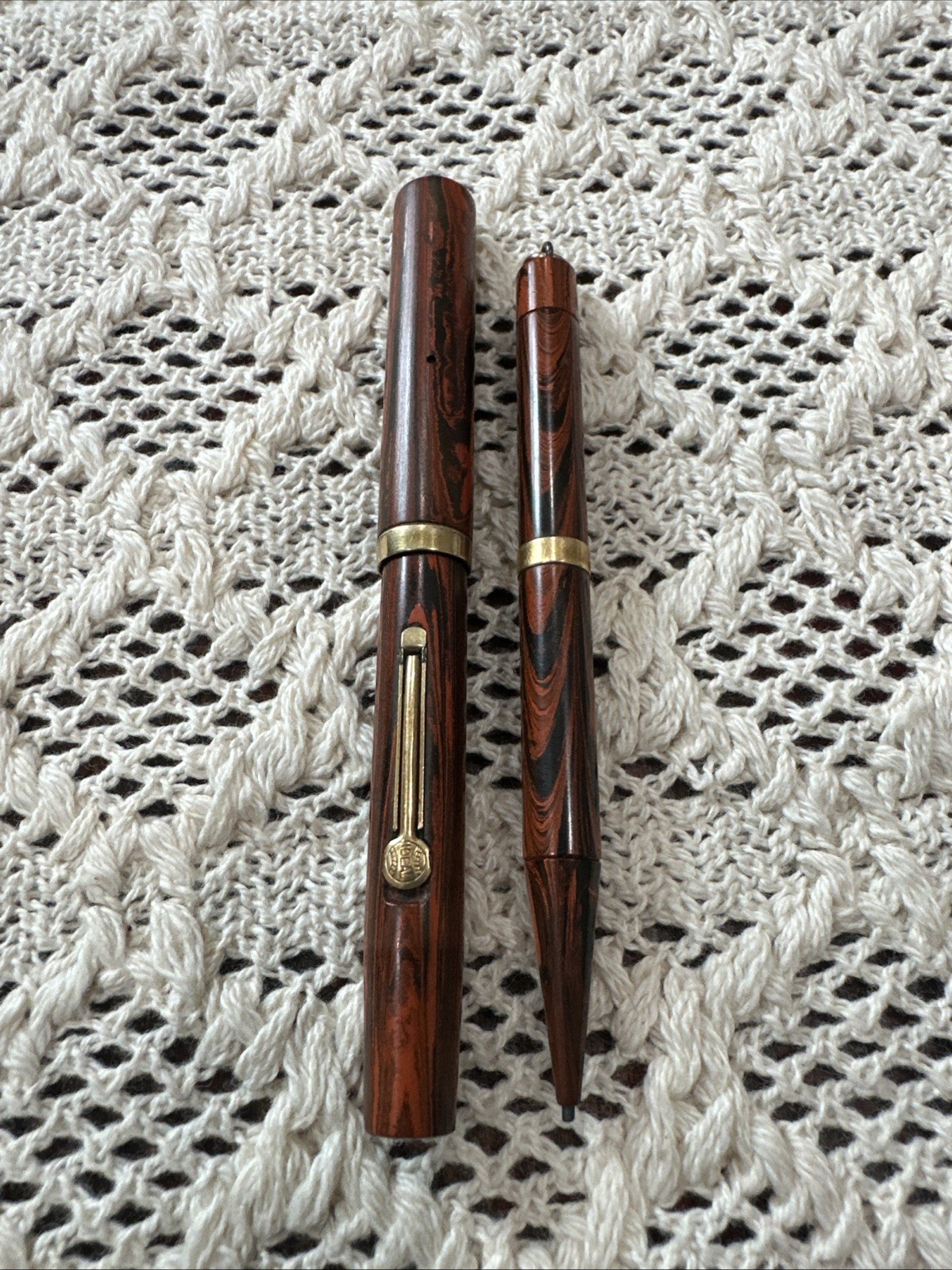 Vintage Waterman 52 1/2 V Red Ripple Ring Top Fountain Pen Pencil Set 14K Nib Vintage Waterman 52 1/2 V Red Ripple Ring Top Fountain Pen Pencil Set 14K Nib