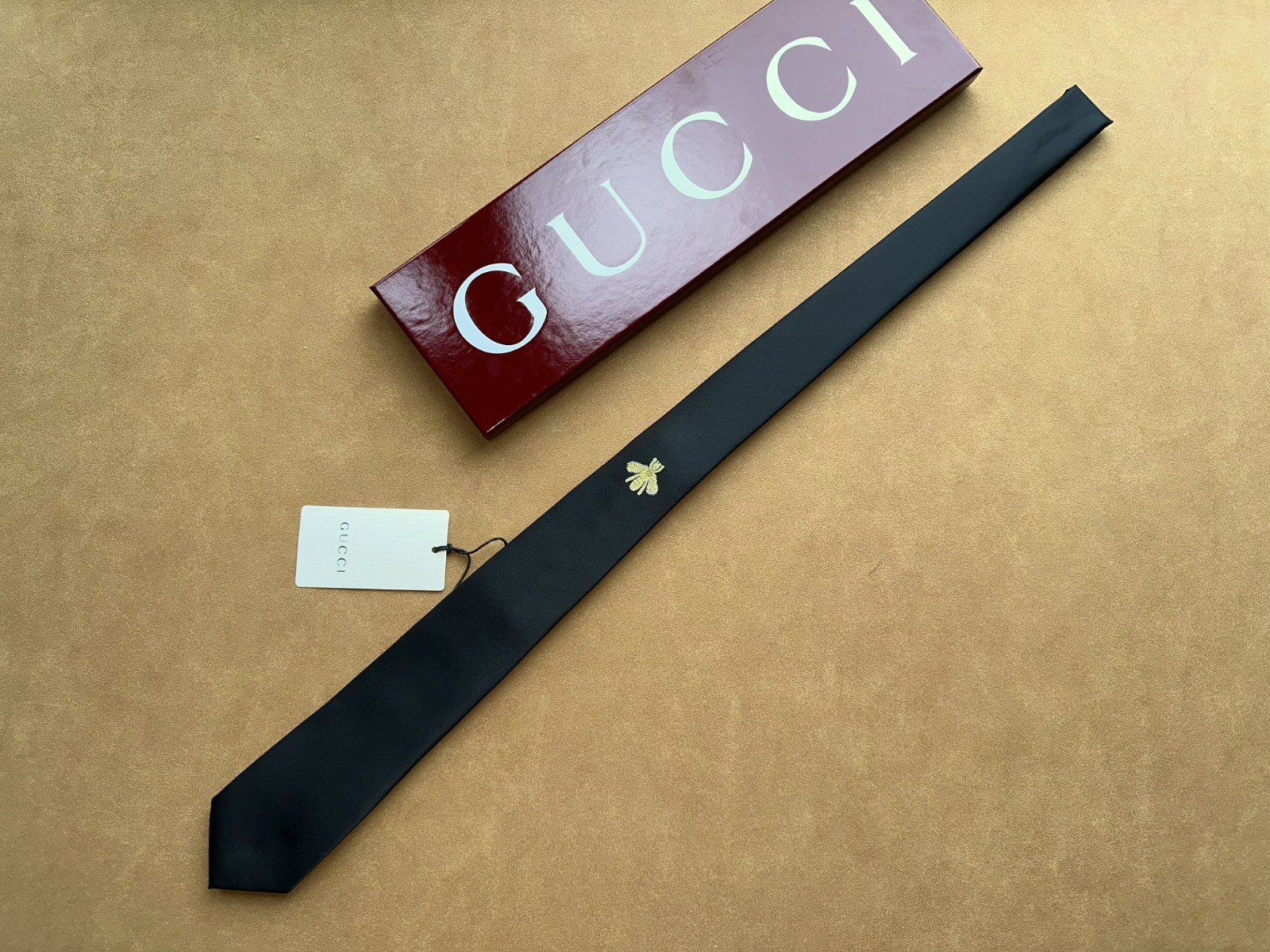 GUCCI MEN\'S BLACK SILK TIE GOLD BEE EMBROIDERED MADE IN ITALY NWT