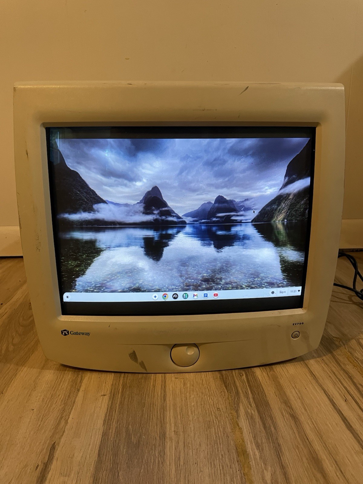 Vintage Gateway EV700B 16