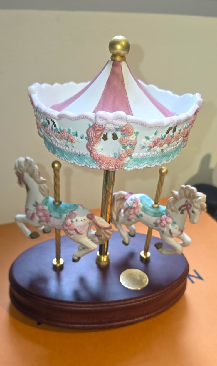 Vintage 1991 San Francisco Music Box Co ROSE BOUQUET CAROUSEL Double Horse