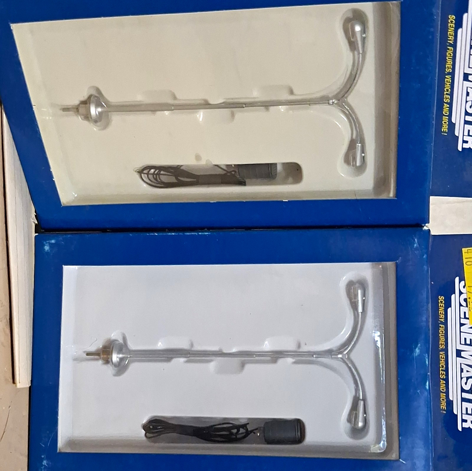 Walthers SceneMaster HO 1:87 Street Light Lamps Light Function Silver (2) Walthers SceneMaster HO 1:87 Street Light Lamps Light Function Silver (2)