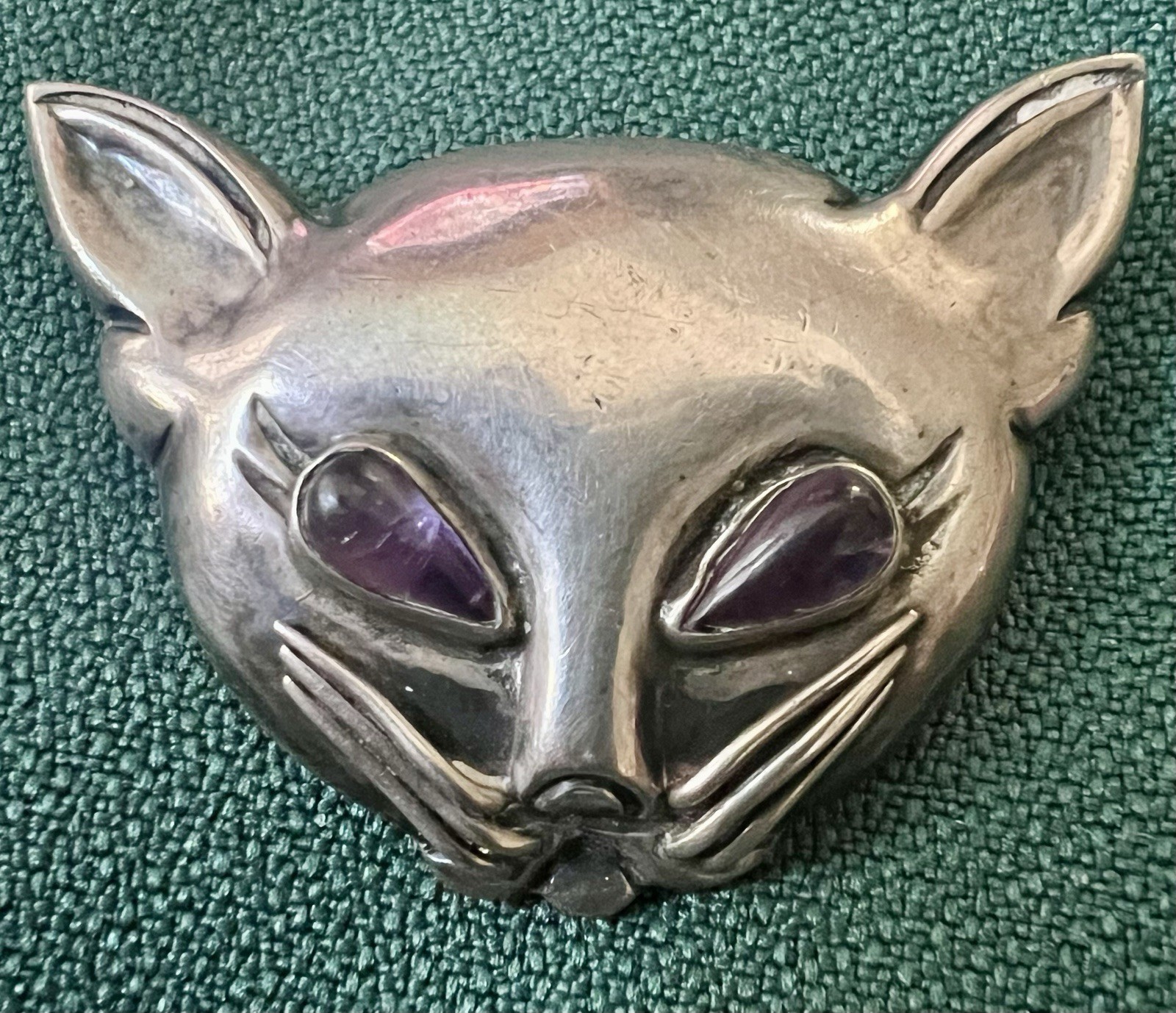 FABULOUS VTG MARGOT DE TAXCO MEXICAN STERLING CAT FACE BROOCH W/AMETHYST EYES